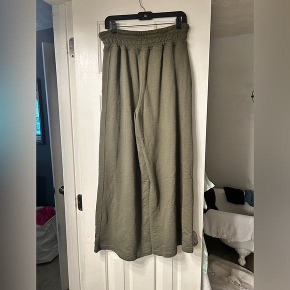 FP Movement x Free People Women's On the Run Set Olive Green Size Medium - Picture 13 of 14